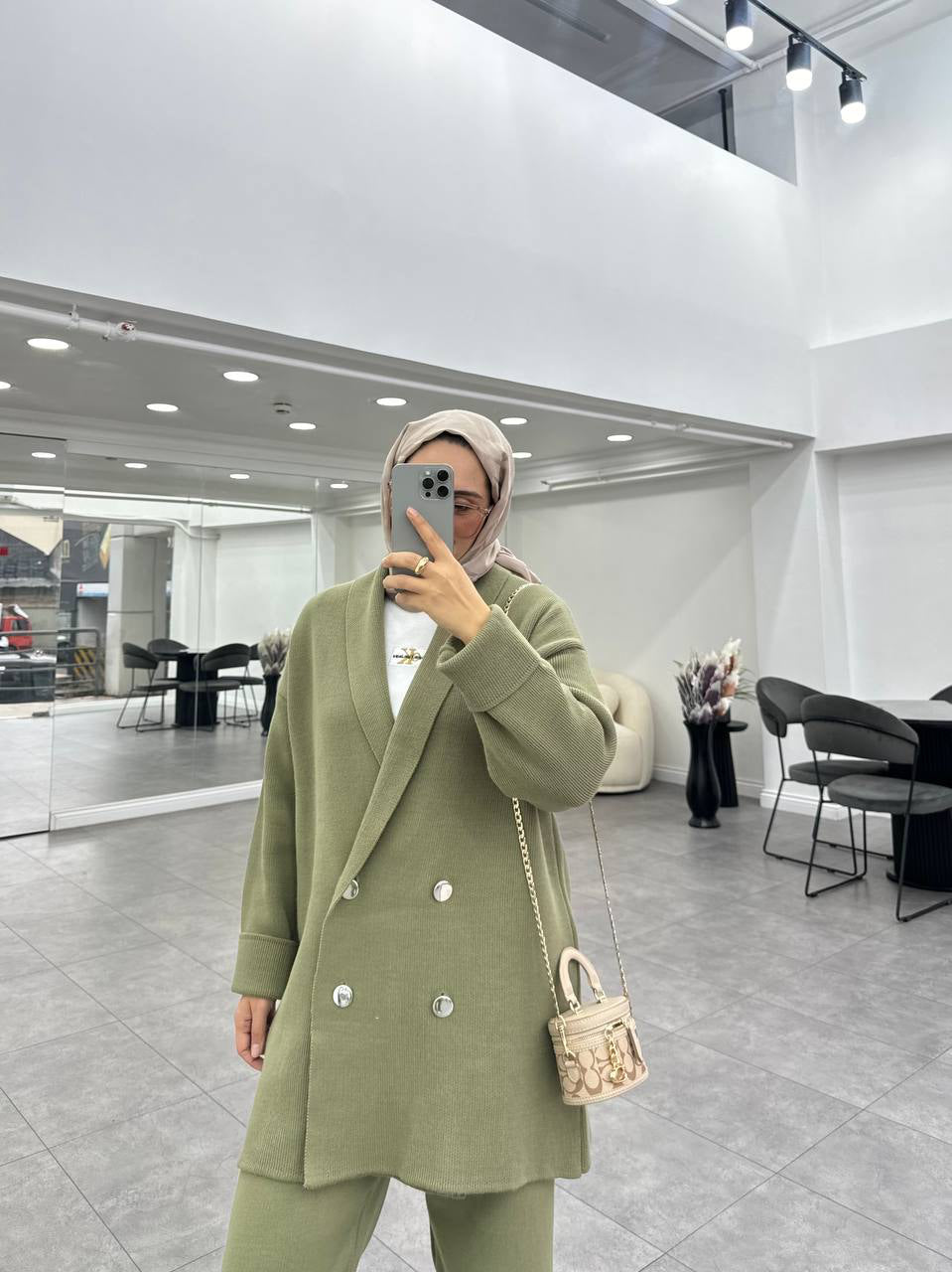 Ensemble bleu sarcelle avec blazer