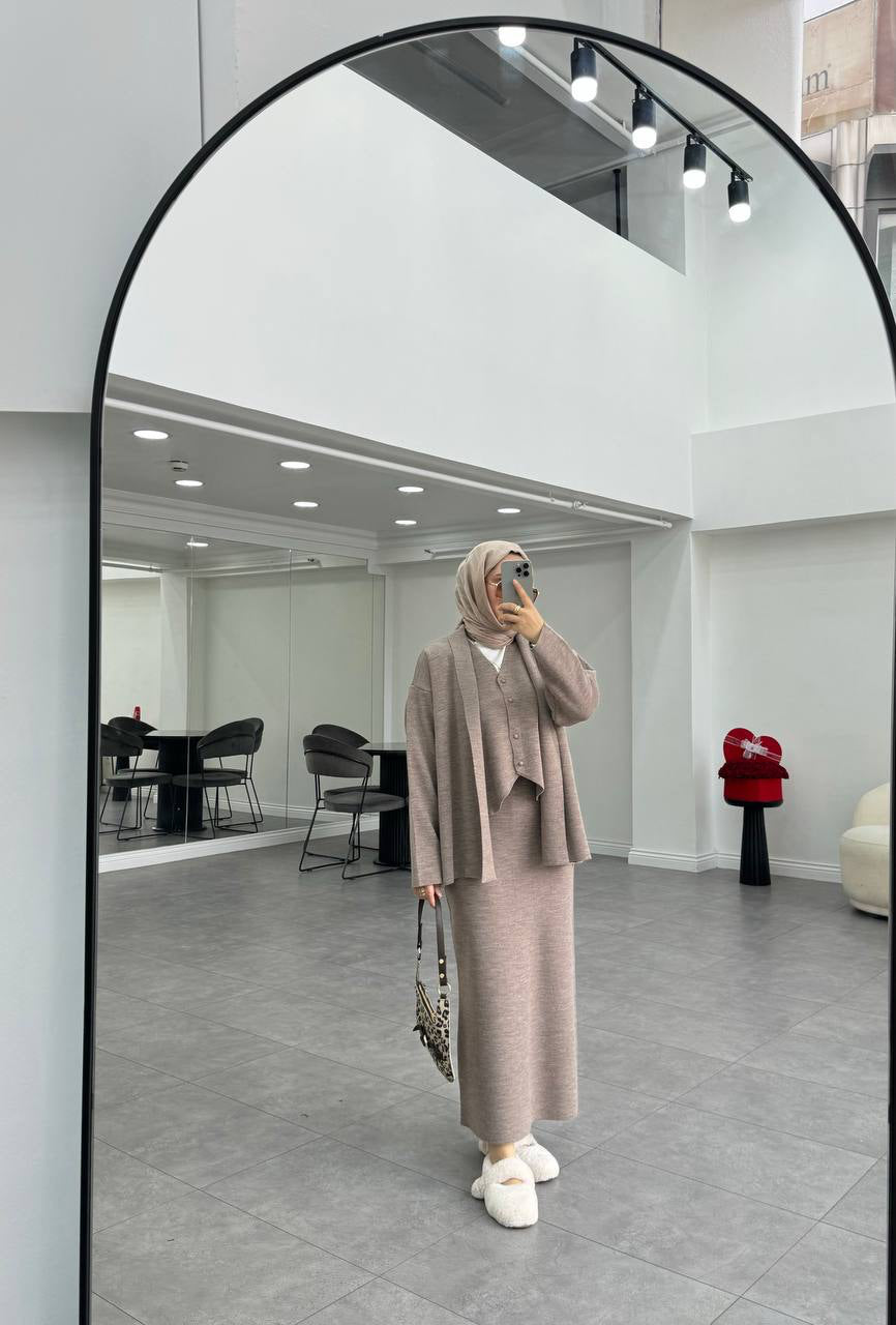 Ensemble en maille avec jupe longue et cardigan