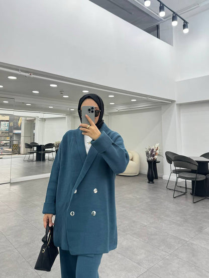 Ensemble bleu sarcelle avec blazer