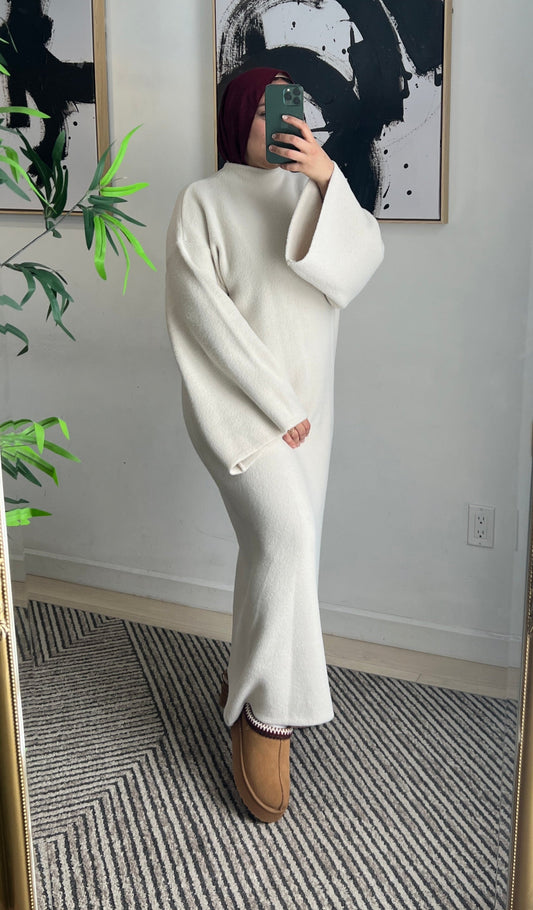 Robe blanche minimaliste